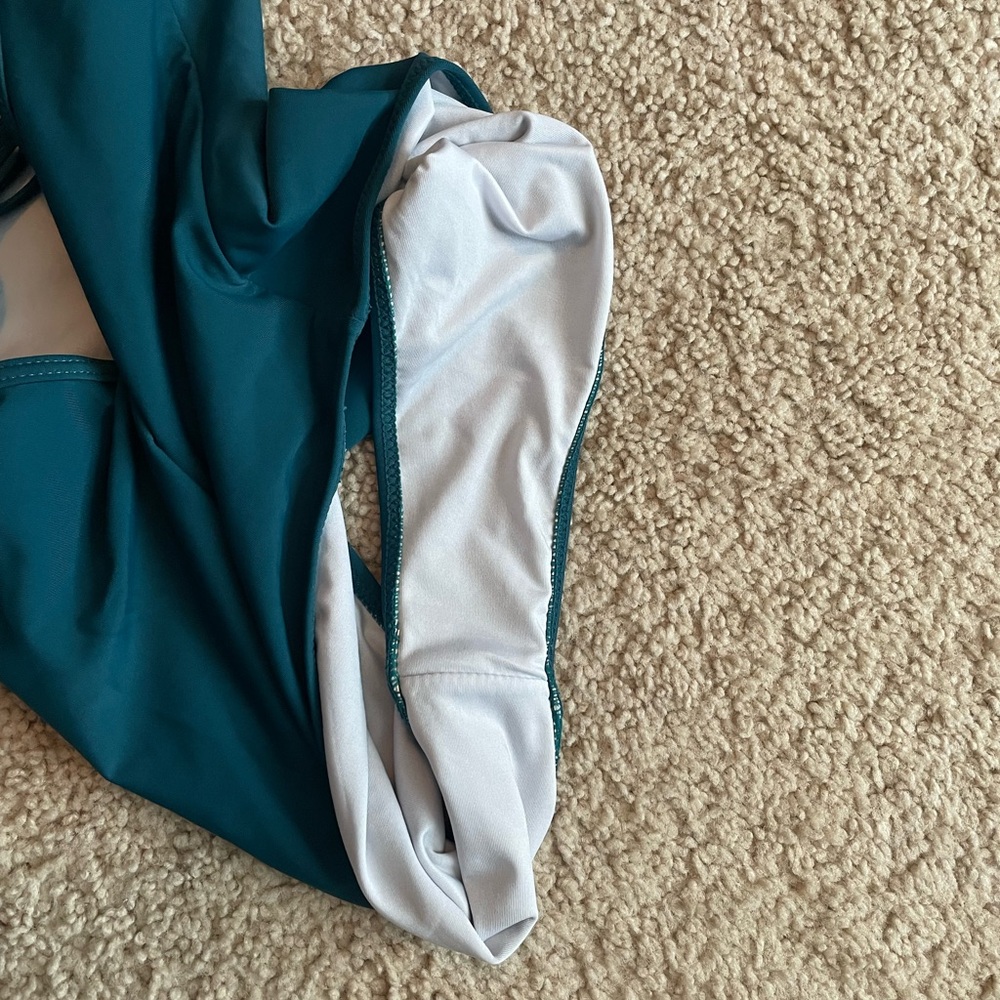 Cupshe One Piece Swimsuit - Picture 3 of 3